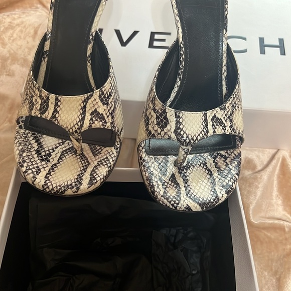 GIVENCHY THONG MULES - Picture 3 of 16
